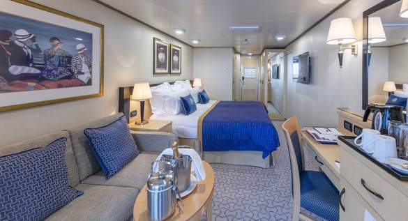 CUNARD Queen Elizabeth A1 1.jpg